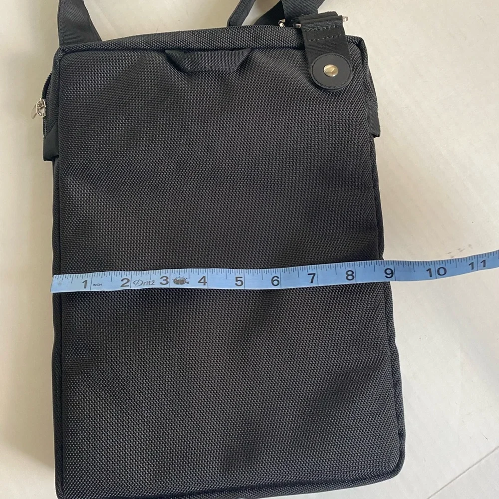 Tucano Finatex Black iPad Tablet Crossbody Shoulder Bag – Excellent Condition